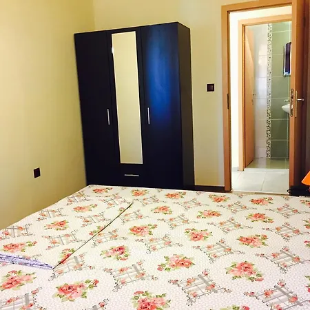 Apartment Complex Sands *