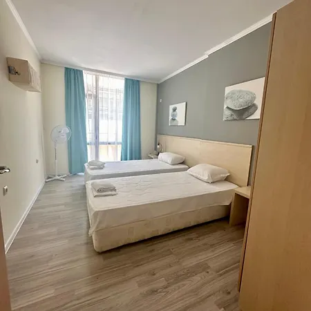 Apartment Complex Sands *