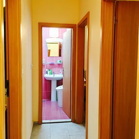 Apartment Complex Sands *