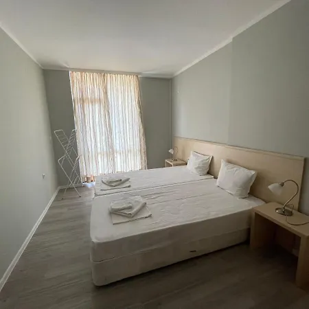 Complex Sands ساني بيتش